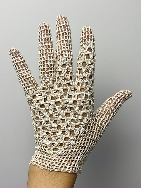 Floral Crochet Gloves
