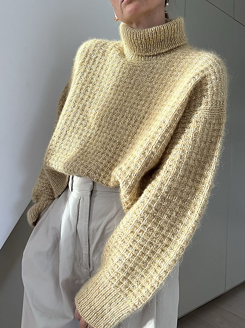 Waffle Loop Roll Neck